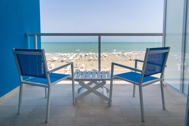 Mare Family - photo balcony